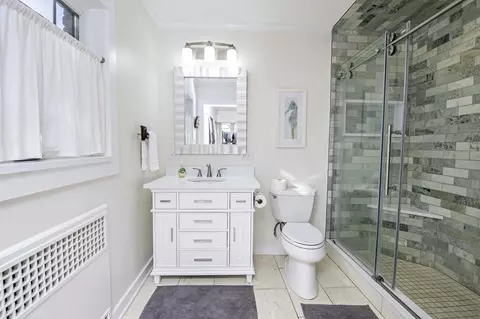 Bath - 120 Inlet Dr, Saint Augustine, FL 32080 photo 2 of 4