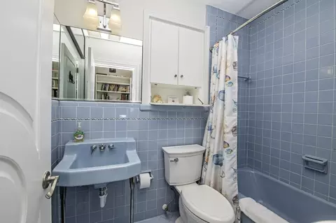 Bath - 120 Inlet Dr, Saint Augustine, FL 32080 photo 3 of 4