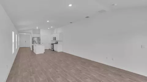Living - 40 Bogey Pl, Bunnell, FL 32110 photo 1 of 1