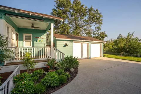 Exterior - 34 E Park Ave, Saint Augustine, FL 32084 photo 6 of 11