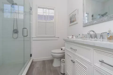 Bath - 34 E Park Ave, Saint Augustine, FL 32084 photo 1 of 2