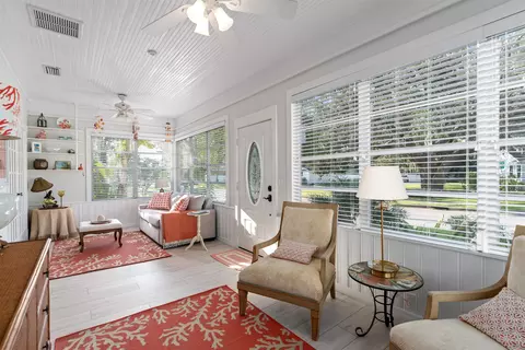 Exterior - 34 E Park Ave, Saint Augustine, FL 32084 photo 3 of 11