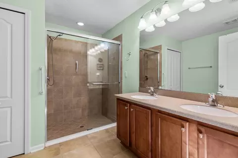 Bath - 175 Twin Lakes Dr, Saint Augustine, FL 32084 photo 1 of 2