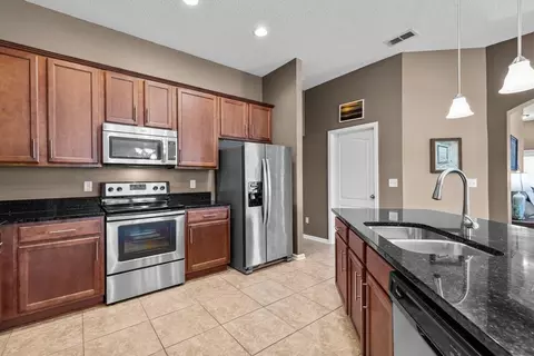 Kitchen - 175 Twin Lakes Dr, Saint Augustine, FL 32084 photo 3 of 4
