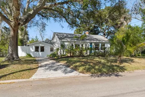 Exterior - 304 Flagler Blvd, Saint Augustine, FL 32080 photo 2 of 12