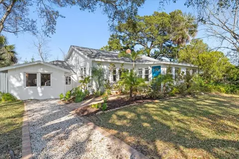 Exterior - 304 Flagler Blvd, Saint Augustine, FL 32080 photo 1 of 12