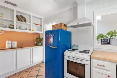 Kitchen - 304 Flagler Blvd, Saint Augustine, FL 32080 photo 2 of 4
