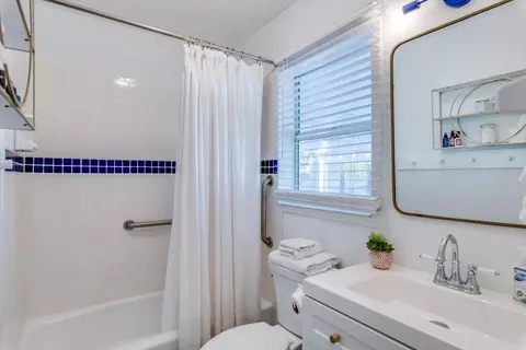 Bath - 304 Flagler Blvd, Saint Augustine, FL 32080 photo 2 of 5