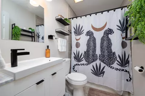 Bath - 2535 Hydrangea St, Saint Augustine, FL 32080 photo 1 of 3