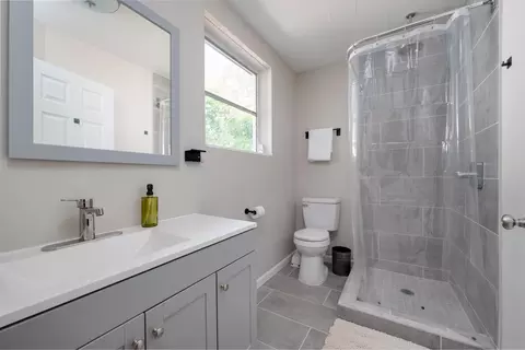 Bath - 2535 Hydrangea St, Saint Augustine, FL 32080 photo 2 of 3