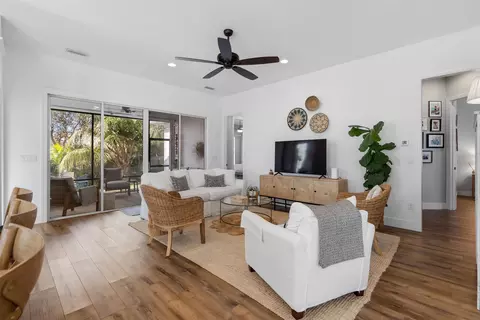 Living - 74 Aloha Cir, Saint Augustine, FL 32080 photo 3 of 3