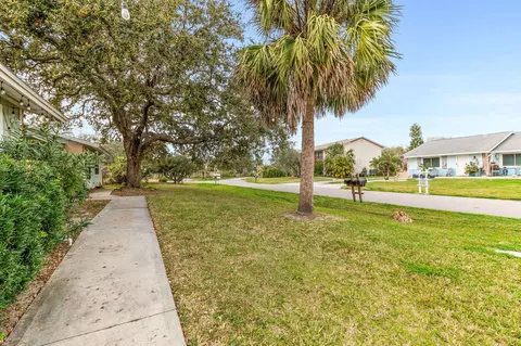 129 Rio Del Mar St #B, Saint Augustine, FL 32080 photo 4