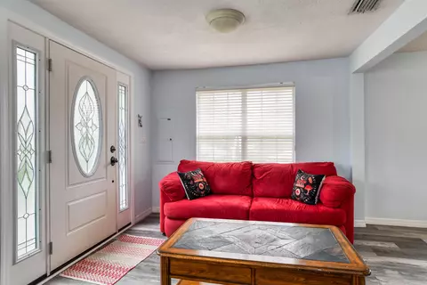 Living - 133 Blanco St, Saint Augustine, FL 32084 photo 2 of 4