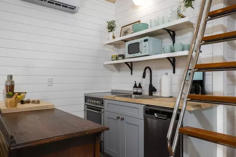 Kitchen - 112 Moore St, Saint Augustine, FL 32084 photo 1 of 2