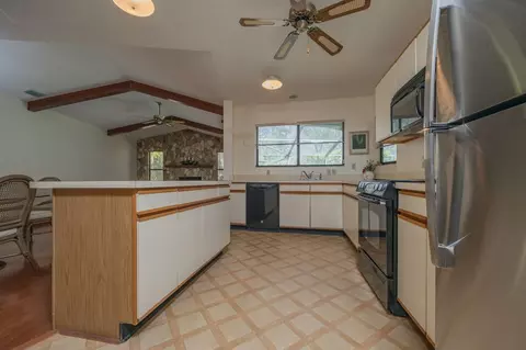 Kitchen - 702 Belden Ct, Saint Augustine, FL 32086 photo 3 of 7
