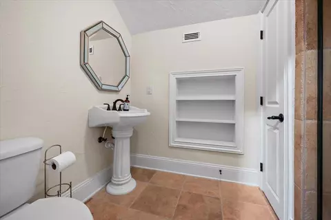 Bath - 172 Hickory Hill Dr, Saint Augustine, FL 32095 photo 4 of 5