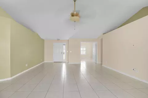 Living - 244 River Island Cir, Saint Augustine, FL 32095 photo 2 of 4