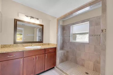 Bath - 244 River Island Cir, Saint Augustine, FL 32095 photo 2 of 3