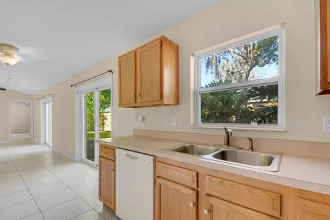 Kitchen - 244 River Island Cir, Saint Augustine, FL 32095 photo 5 of 5