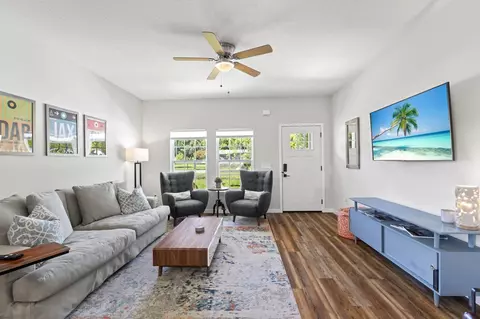Living - 720 Hamilton Ave, Saint Augustine, FL 32084 photo 2 of 5