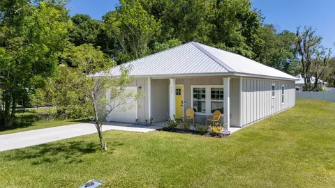 Exterior - 720 Hamilton Ave, Saint Augustine, FL 32084 photo 5 of 9
