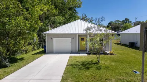 Exterior - 720 Hamilton Ave, Saint Augustine, FL 32084 photo 6 of 9