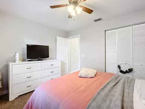 Bedroom - 136 Pelican Rd, Saint Augustine, FL 32086 photo 8 of 9