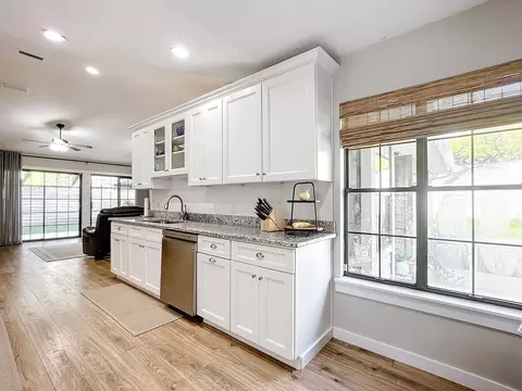 Kitchen - 136 Pelican Rd, Saint Augustine, FL 32086 photo 4 of 4