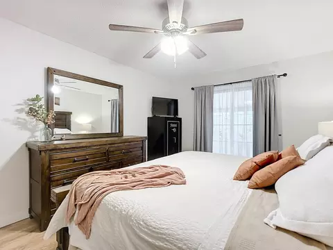 Bedroom - 136 Pelican Rd, Saint Augustine, FL 32086 photo 4 of 9