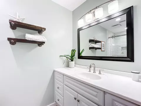 Bath - 136 Pelican Rd, Saint Augustine, FL 32086 photo 1 of 3