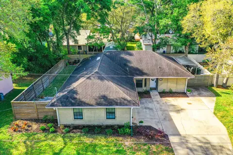 Exterior - 136 Pelican Rd, Saint Augustine, FL 32086 photo 2 of 10
