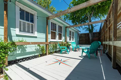 Exterior - 13 Clark St, Saint Augustine, FL 32084 photo 12 of 24