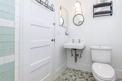 Bath - 13 Clark St, Saint Augustine, FL 32084 photo 4 of 9