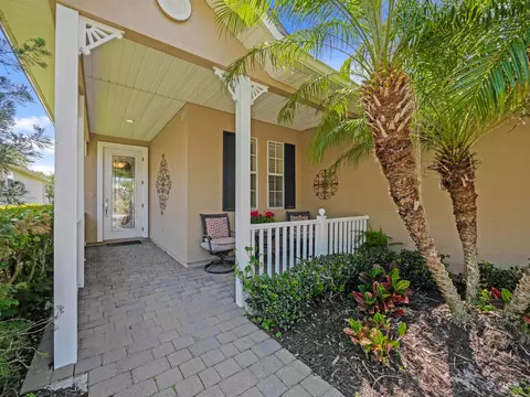 909 Hazeltine Ct, Saint Augustine, FL 32092 photo 2