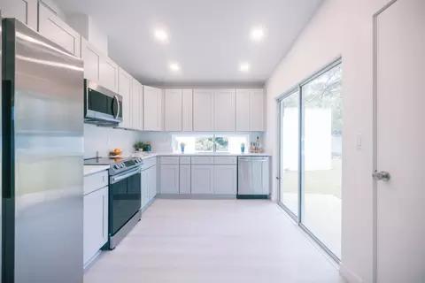 Kitchen - 82 Chapin St, Saint Augustine, FL 32084 photo 2 of 3