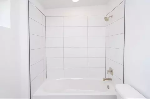Bath - 82 Chapin St, Saint Augustine, FL 32084 photo 2 of 3