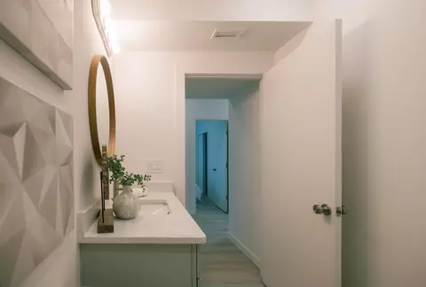 Bath - 82 Chapin St, Saint Augustine, FL 32084 photo 1 of 3