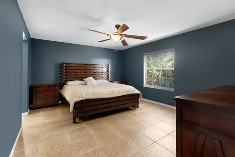 Bedroom - 5230 Shore Dr, Saint Augustine, FL 32086 photo 3 of 6