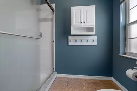 Bath - 5230 Shore Dr, Saint Augustine, FL 32086 photo 3 of 3