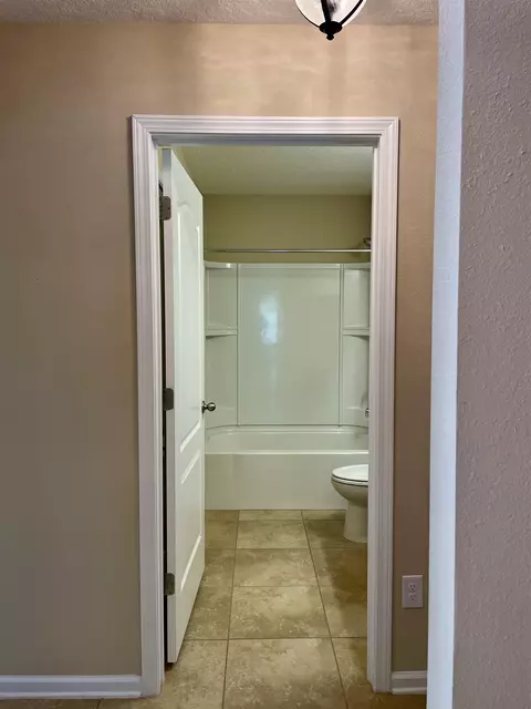 Bath - 165 Pullman Cir, Saint Augustine, FL 32084 photo 1 of 6