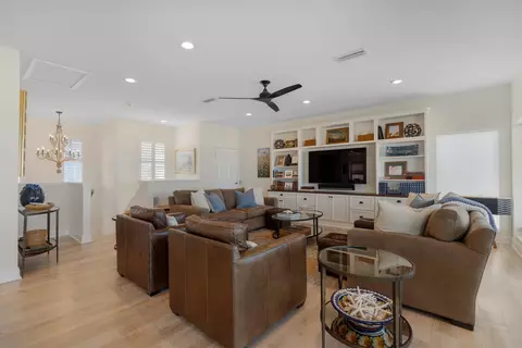 Living - 2 2nd Ln, Saint Augustine, FL 32080 photo 5 of 7