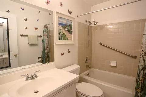 Bath - 430 Gloria St, Saint Augustine, FL 32086 photo 2 of 2