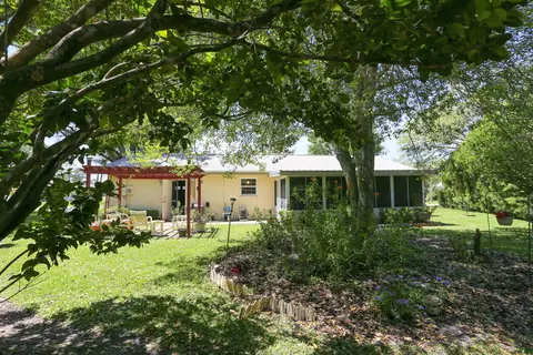 Exterior - 430 Gloria St, Saint Augustine, FL 32086 photo 11 of 14