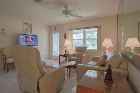 Living - 430 Gloria St, Saint Augustine, FL 32086 photo 3 of 5