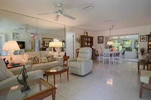 Living - 430 Gloria St, Saint Augustine, FL 32086 photo 4 of 5