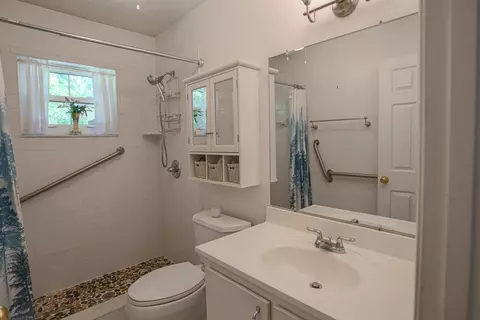 Bath - 430 Gloria St, Saint Augustine, FL 32086 photo 1 of 2
