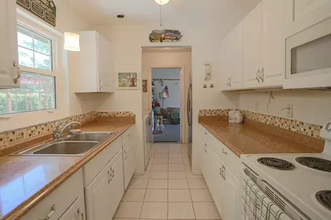 Kitchen - 430 Gloria St, Saint Augustine, FL 32086 photo 4 of 4