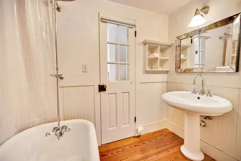 Bath - 56 Marine St, Saint Augustine, FL 32084 photo 6 of 9