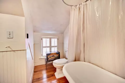 Bath - 56 Marine St, Saint Augustine, FL 32084 photo 7 of 9