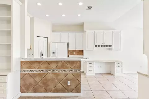 Kitchen - 1305 Flagship Ct, Saint Augustine, FL 32080 photo 4 of 8